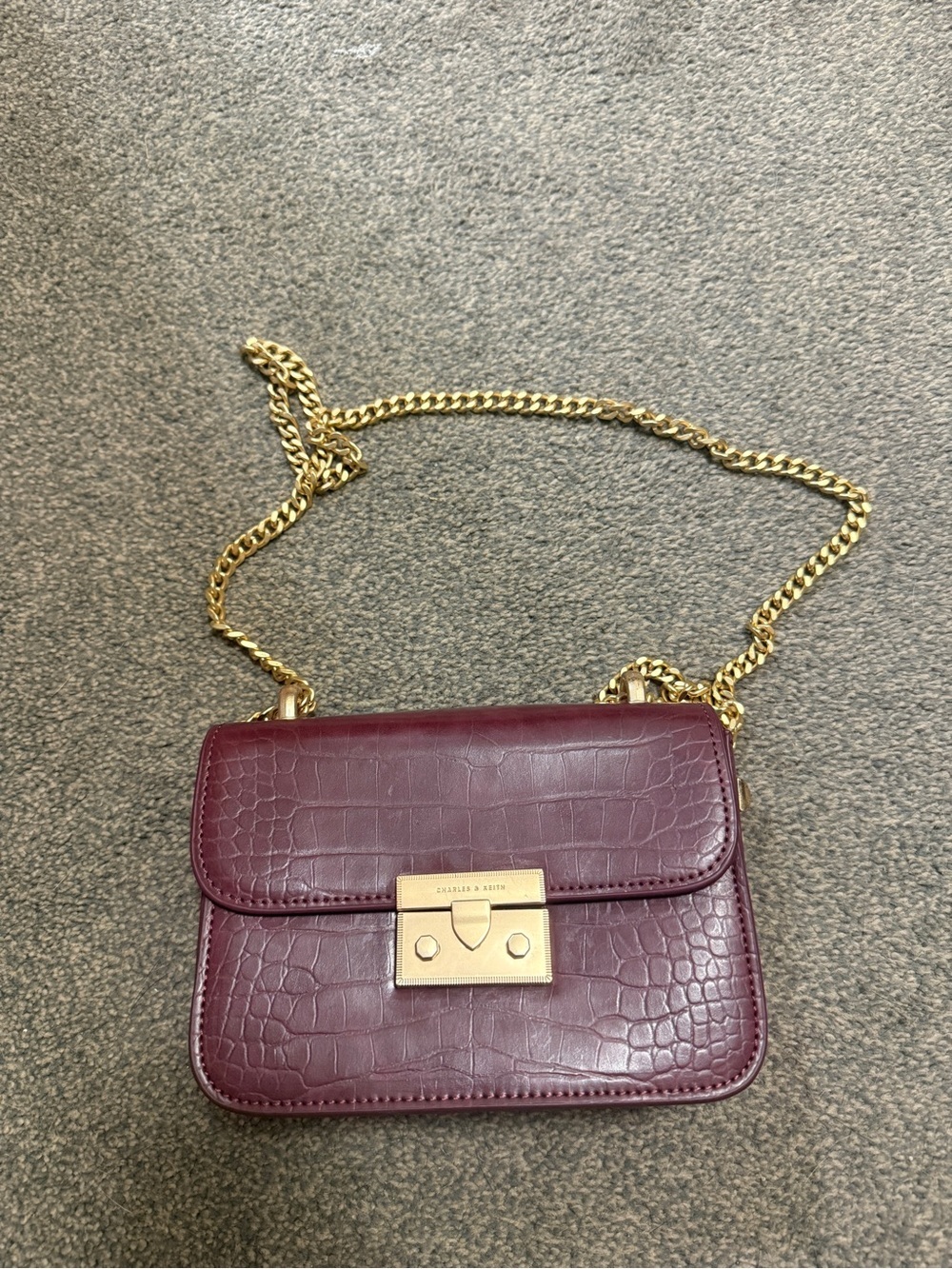 Burgundy Charles & Keith Croc-Effect Boxy Chain Strap Bag - Picture 2 of 8